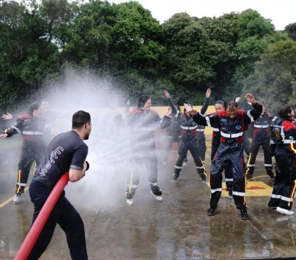 Cursos Profissionalizantes Presencial ou On-line na Faculdade Eleven - Curso de Bombeiro Civil