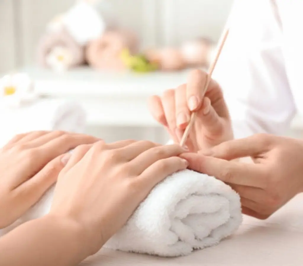 Cursos Profissionalizantes Presencial ou On-line na Faculdade Eleven - Curso de Manicure e Pedicure