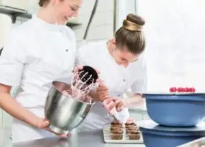 Cursos Profissionalizantes Presencial ou On-line na Faculdade Eleven - Curso de Confeitaria/ Chef Patissier