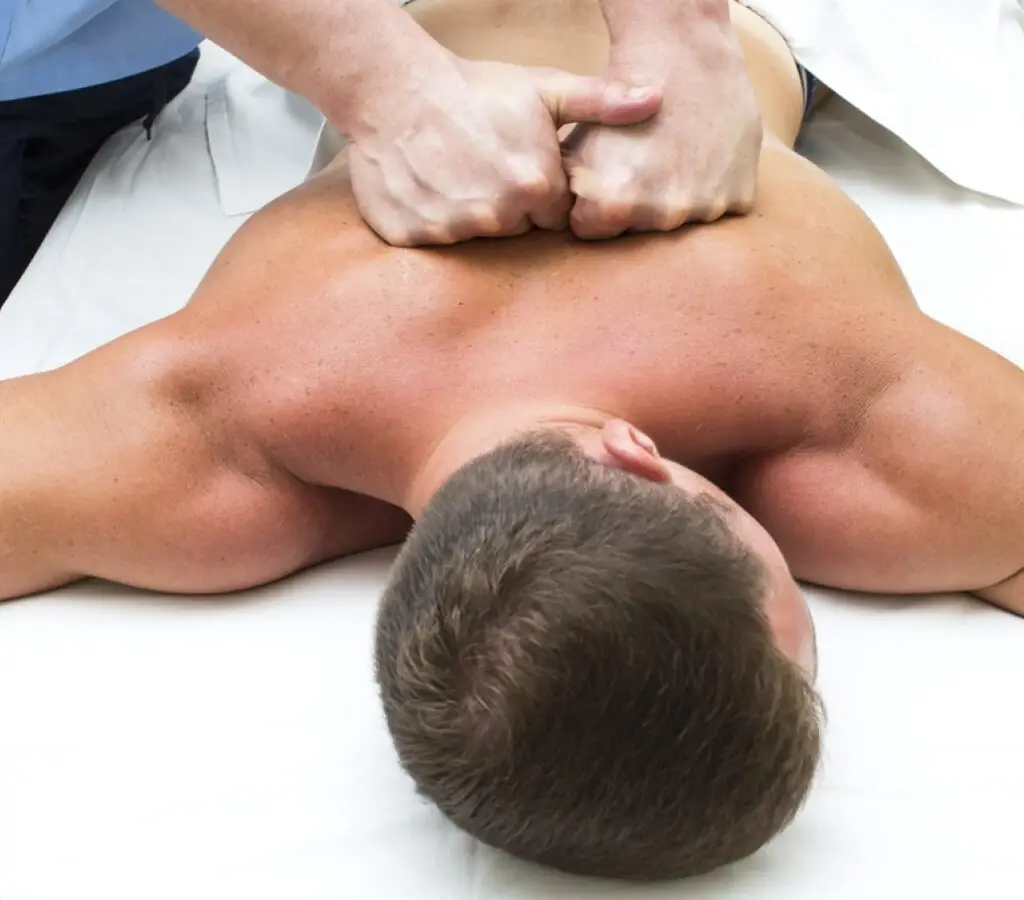Cursos Profissionalizantes Presencial ou On-line na Faculdade Eleven - Curso de Massagem Desportiva e Ventosaterapia