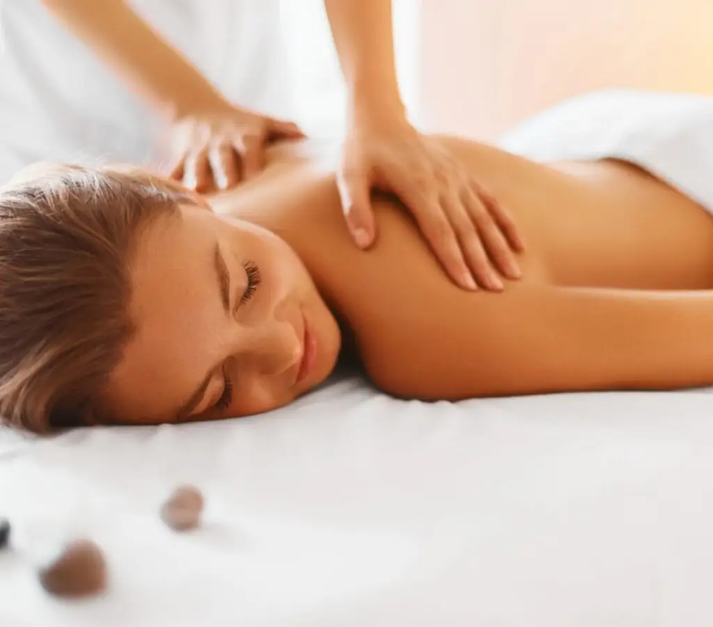 Cursos Profissionalizantes Presencial ou On-line na Faculdade Eleven - Curso de Massagem Relaxante