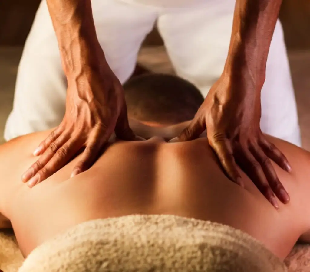 Cursos Profissionalizantes Presencial ou On-line na Faculdade Eleven - Curso de Massoterapia Ayurveda
