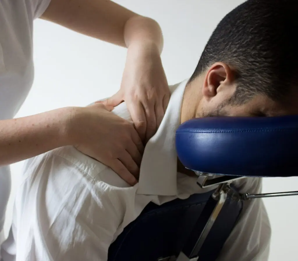 Cursos Profissionalizantes Presencial ou On-line na Faculdade Eleven - Curso de Quick Massage