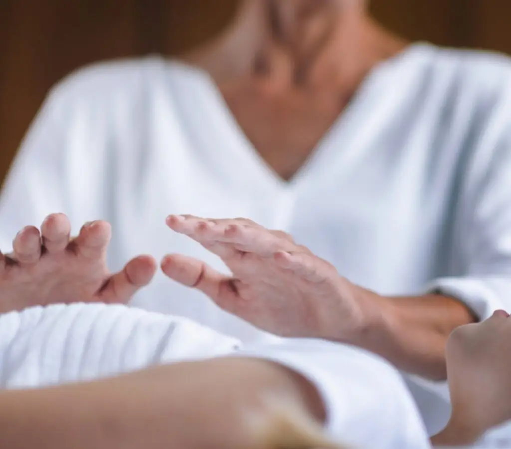 Cursos Profissionalizantes Presencial ou On-line na Faculdade Eleven - Curso de Reiki