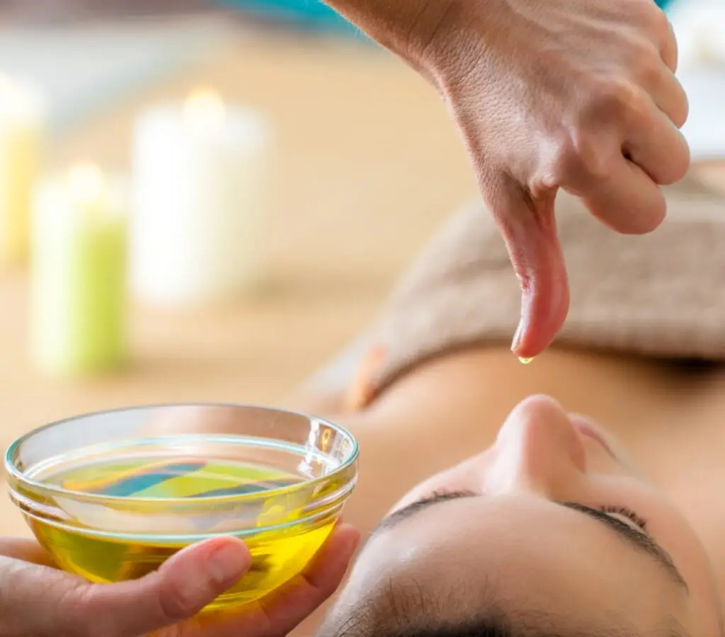Cursos Profissionalizantes Presencial ou On-line na Faculdade Eleven - Curso de Massoterapia Oriental