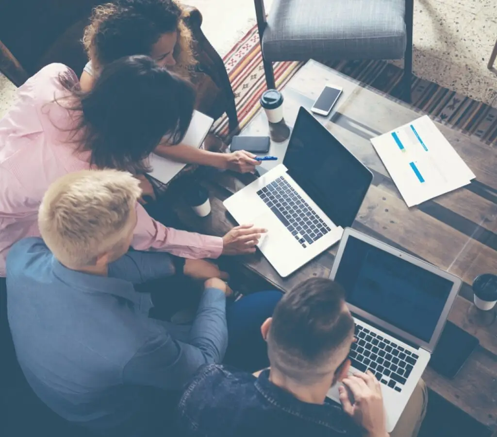 Cursos Profissionalizantes Presencial ou On-line na Faculdade Eleven - Curso de Design Gráfico