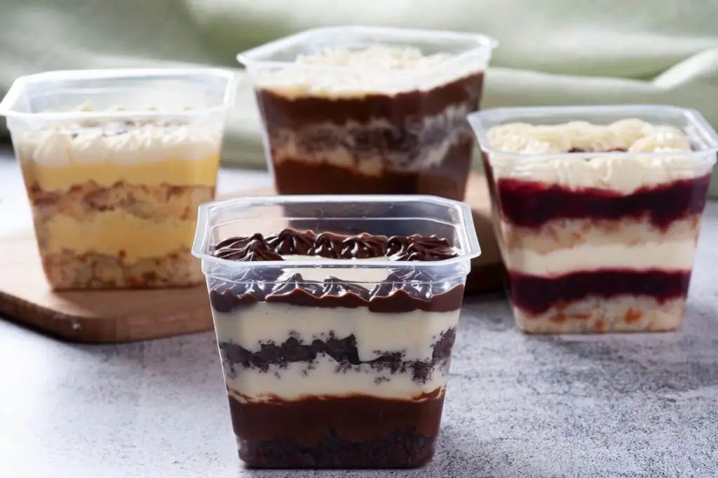 Bolo no pote de chocolate com recheio cremoso